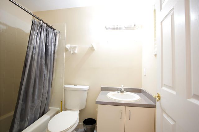 140 Royal Palm Ct, Plantation, FL 33317