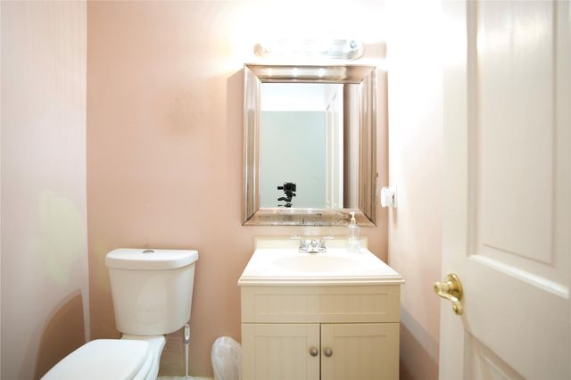 140 Royal Palm Ct, Plantation, FL 33317