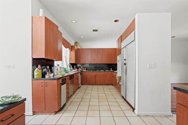 140 Royal Palm Ct, Plantation, FL 33317