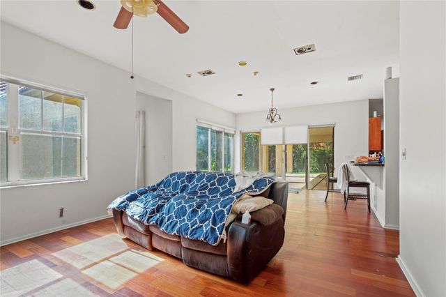 140 Royal Palm Ct, Plantation, FL 33317