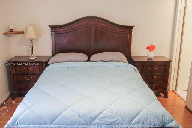 10818 N Kendall Dr R25, Miami, FL 33176