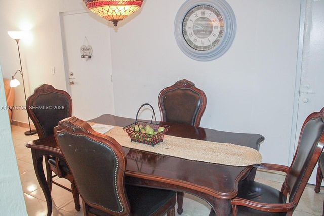 10818 N Kendall Dr R25, Miami, FL 33176