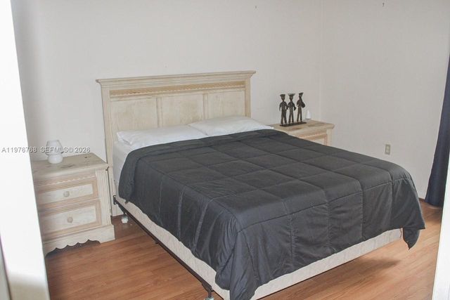 10818 N Kendall Dr R25, Miami, FL 33176