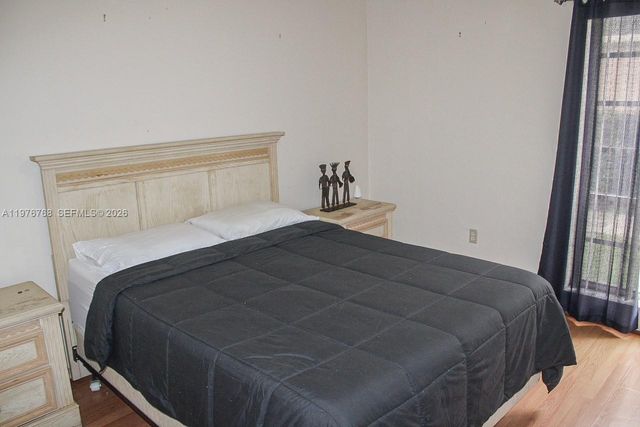 10818 N Kendall Dr R25, Miami, FL 33176