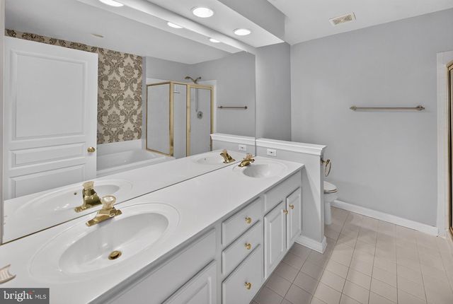 32 CHARTER OAK CT, Doylestown, PA 18901