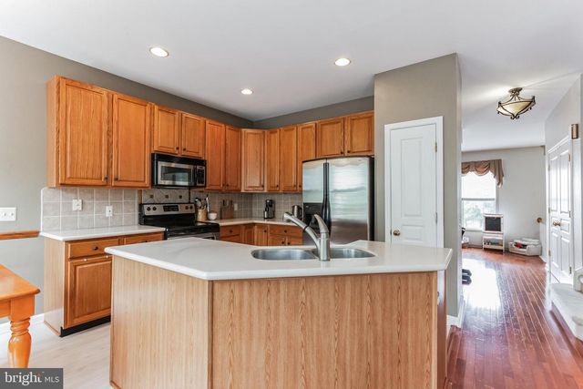 32 CHARTER OAK CT, Doylestown, PA 18901