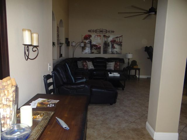 5550 N Cresta Avenue, Fresno, CA 93723