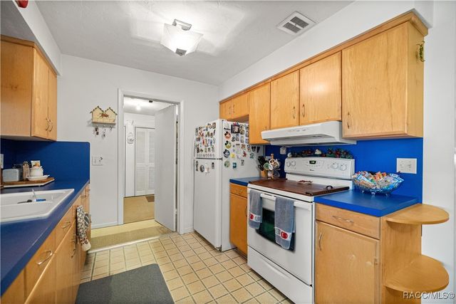 99 S Jeffery Street, Beverly Hills, FL 34465