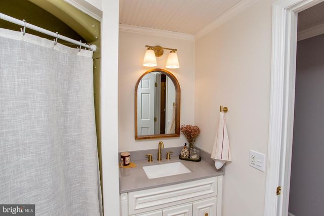 305 TOWER RD, Sellersville, PA 18960