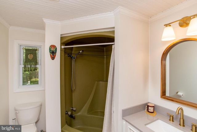 305 TOWER RD, Sellersville, PA 18960