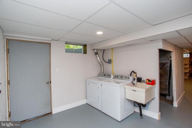 305 TOWER RD, Sellersville, PA 18960