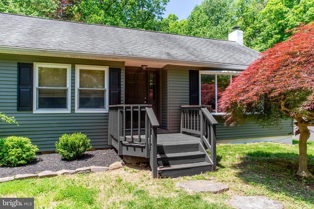 305 TOWER RD, Sellersville, PA 18960