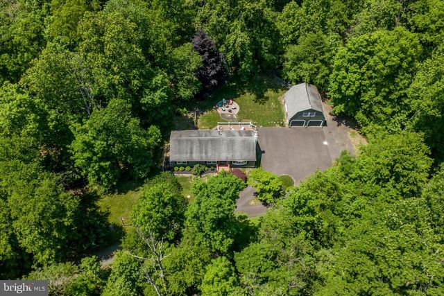 305 TOWER RD, Sellersville, PA 18960