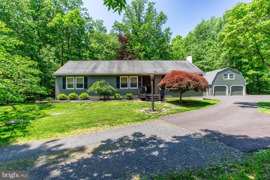 305 TOWER RD, Sellersville, PA 18960