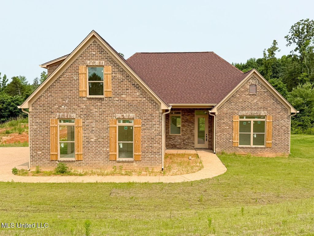 37 Honey Suckle Cove, Holly Springs, MS 38635 — exterior