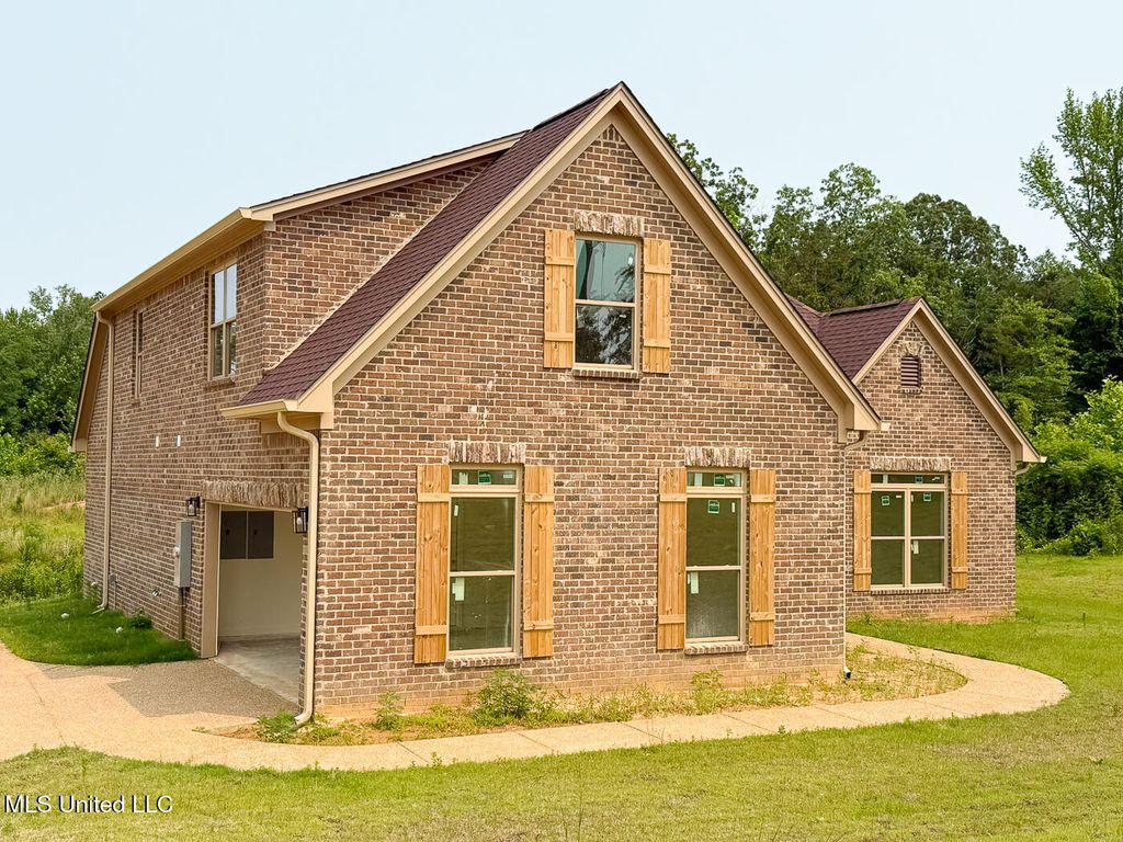 37 Honey Suckle Cove, Holly Springs, MS 38635 — photo 2