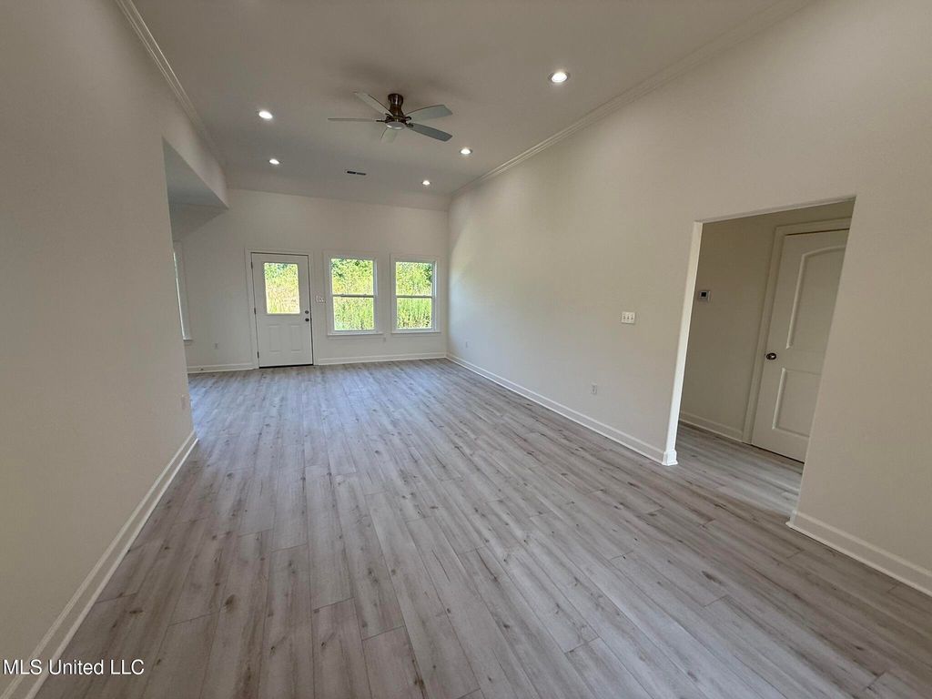 37 Honey Suckle Cove, Holly Springs, MS 38635 — photo 3