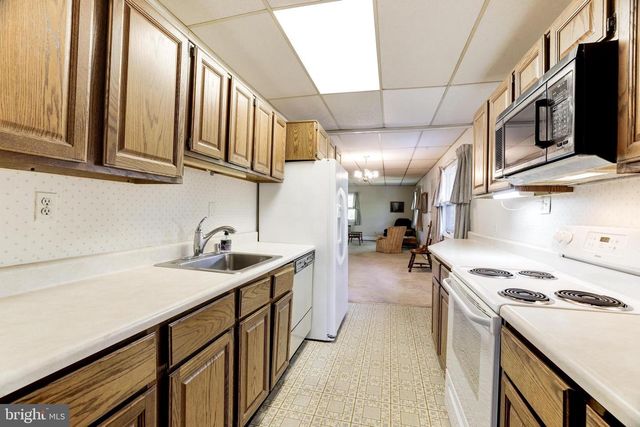 8112 MARTHA WASHINGTON ST, Alexandria, VA 22309