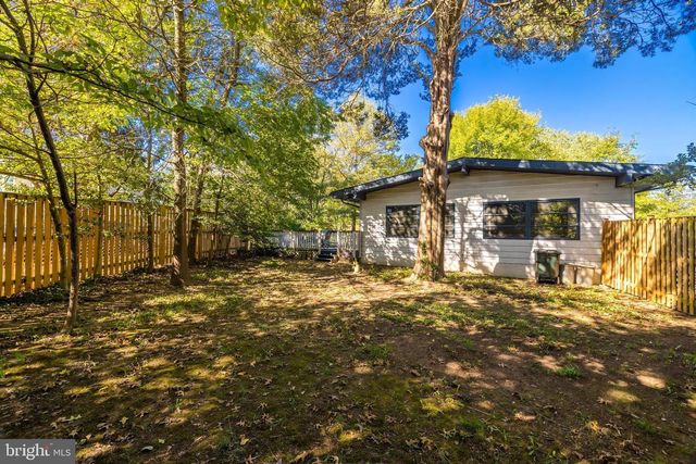 8112 MARTHA WASHINGTON ST, Alexandria, VA 22309