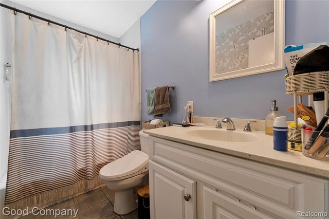 26091 Alger Boulevard, Madison Heights, MI 48071