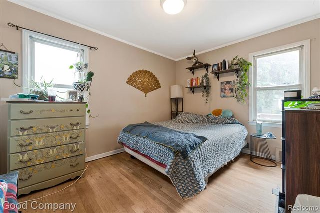 26091 Alger Boulevard, Madison Heights, MI 48071