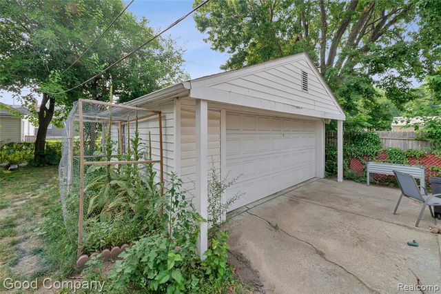 26091 Alger Boulevard, Madison Heights, MI 48071
