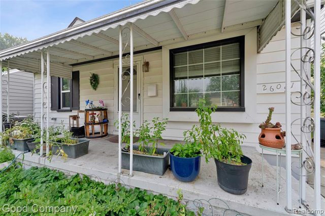 26091 Alger Boulevard, Madison Heights, MI 48071
