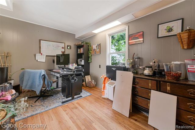 26091 Alger Boulevard, Madison Heights, MI 48071