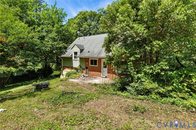 7901 Lake Shore Ct, North Chesterfield, VA 23235