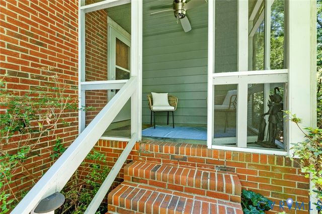 7901 Lake Shore Ct, North Chesterfield, VA 23235