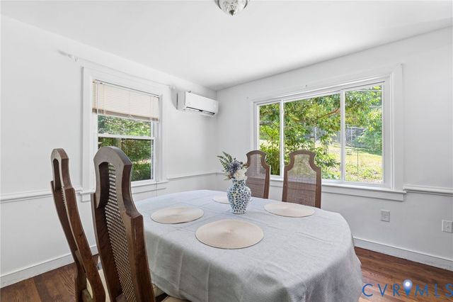 7901 Lake Shore Ct, North Chesterfield, VA 23235