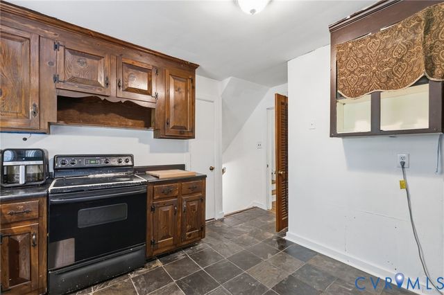 7901 Lake Shore Ct, North Chesterfield, VA 23235
