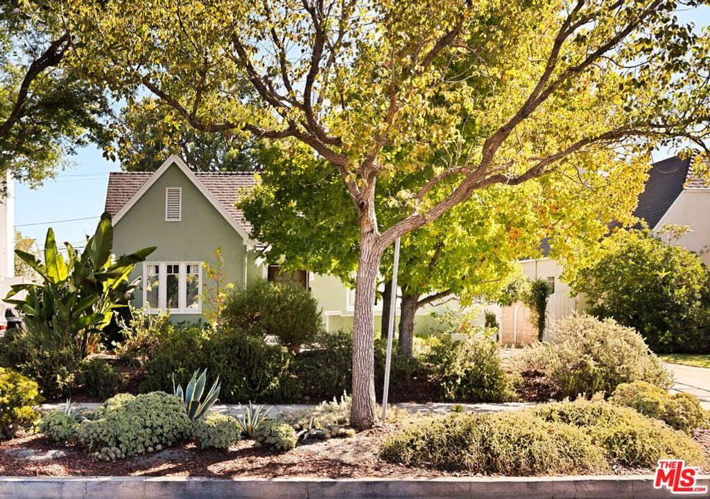 336 N Beachwood Drive, Los Angeles, CA 90004 — exterior