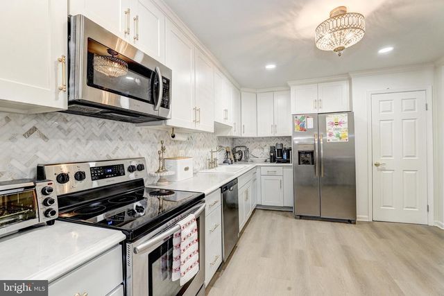 64 RIVER OAKS CIR, Baltimore, MD 21208