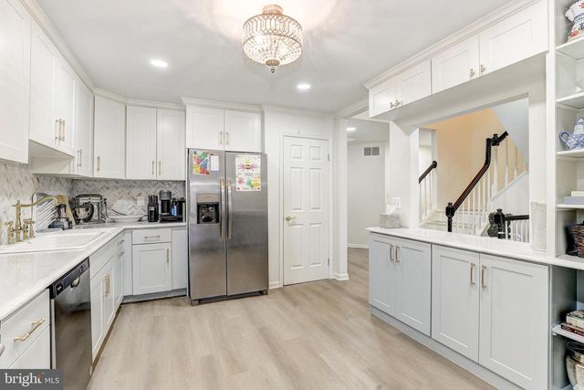 64 RIVER OAKS CIR, Baltimore, MD 21208