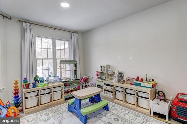 64 RIVER OAKS CIR, Baltimore, MD 21208