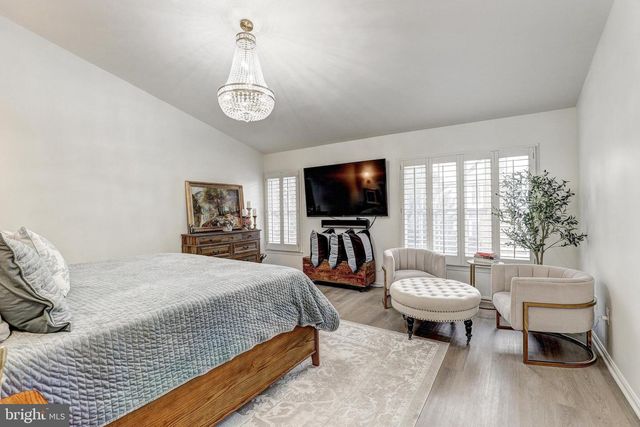 64 RIVER OAKS CIR, Baltimore, MD 21208