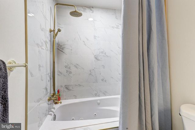 64 RIVER OAKS CIR, Baltimore, MD 21208