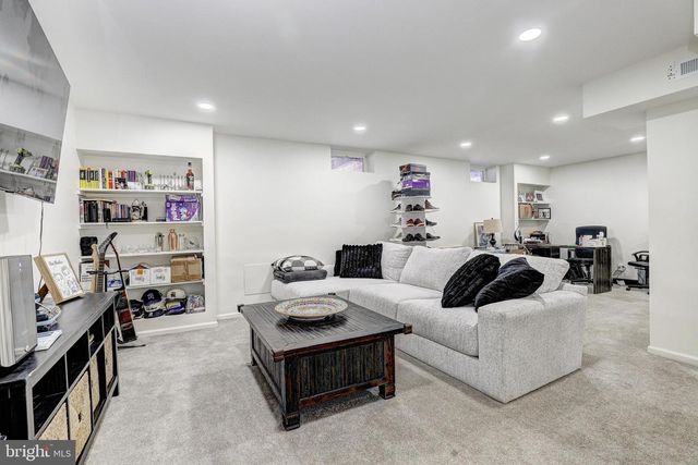 64 RIVER OAKS CIR, Baltimore, MD 21208