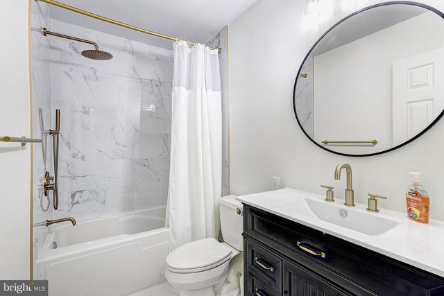 64 RIVER OAKS CIR, Baltimore, MD 21208