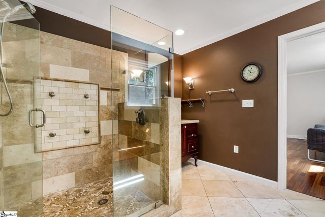 512 E Fredericks Street, Anderson, SC 29621
