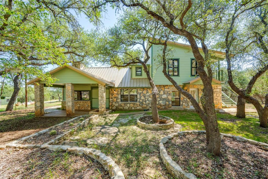 1217 Lost Oak TRL, Johnson City, TX 78636