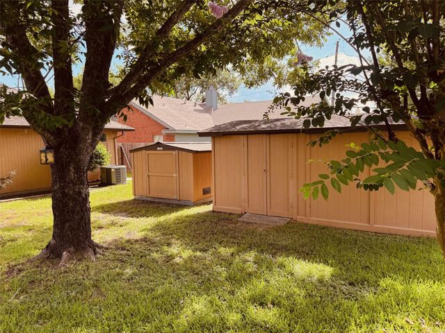 8610 Old Maple Lane, Humble, TX 77338