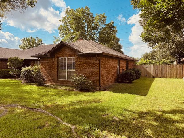 8610 Old Maple Lane, Humble, TX 77338