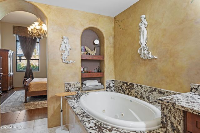 7199 E RIDGEVIEW Place 102, Carefree, AZ 85377