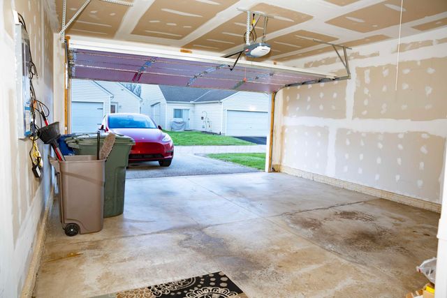 112 Purple Leaf Lane, Lewis Center, OH 43035