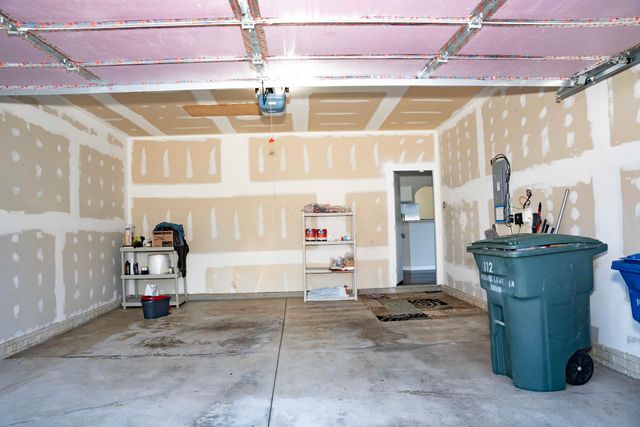 112 Purple Leaf Lane, Lewis Center, OH 43035