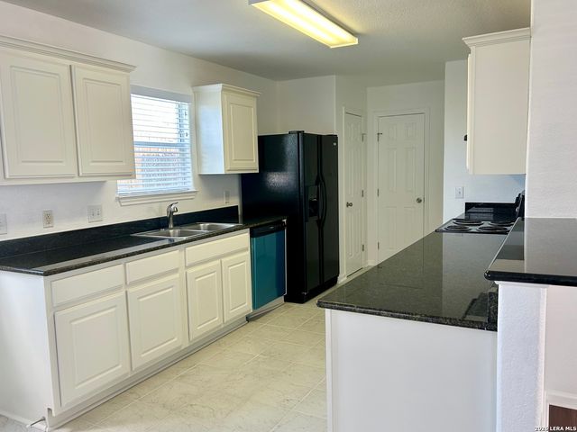 5714 Fossil Cyn, San Antonio, TX 78252