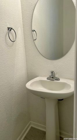 5714 Fossil Cyn, San Antonio, TX 78252