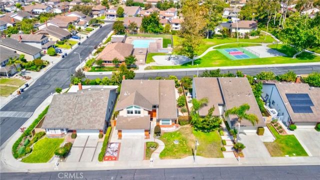 2207 Heritage, Fullerton, CA 92833